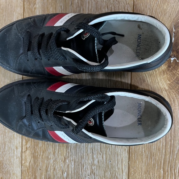 Moncler Black Leather Sneakers Men's EU 41.5 / US 8.5 – Red White Striped Logo - Picture 5 of 7